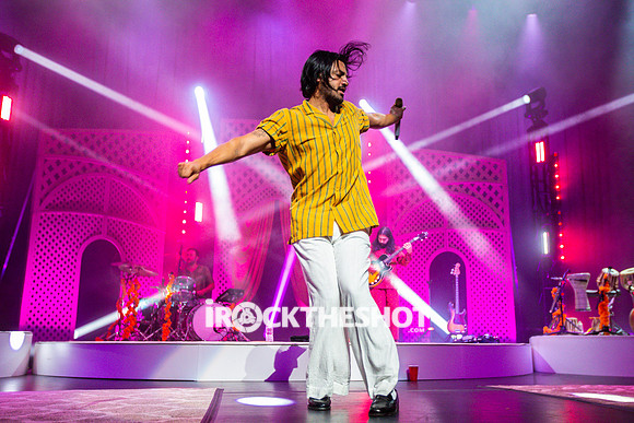 young-the-giant-beacon-theatre-10-21-2022-joe-papeo-37