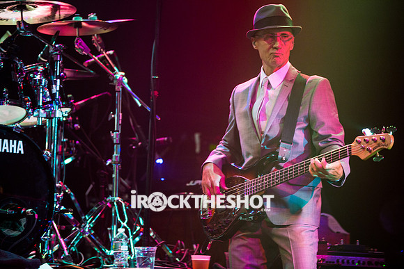 huey-lewis-at-irving-plaza-14