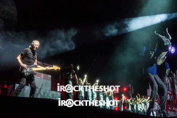 roger waters wall yankee stadium-15