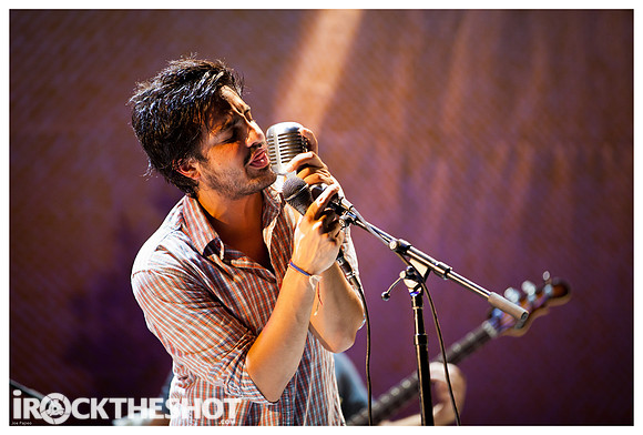young the giant at pnc-6219
