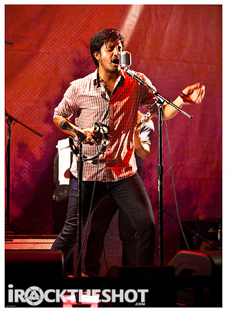 young the giant at pnc-6110