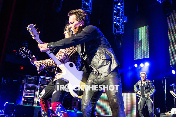 billy-idol-at-the-capitol-theatre-15