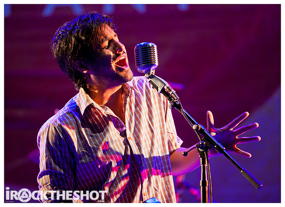 young the giant at pnc-5871