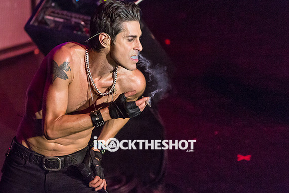 janes addiction at terminal 5-16