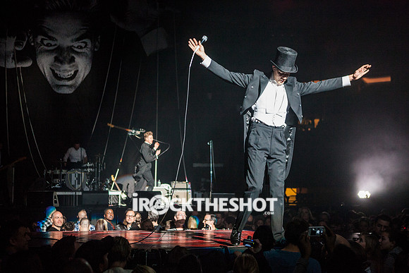 the-hives-at-madison-square-garden-13