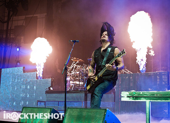 disturbed at mayhem (2 of 15)