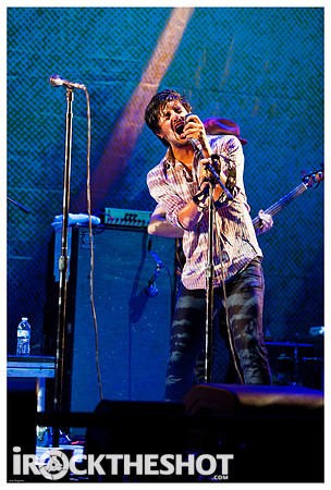 young the giant at pnc-5952