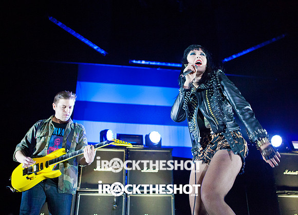 sleigh bells at prudential center-7