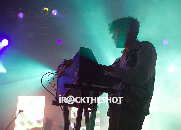 neon indian at terminal 5-14