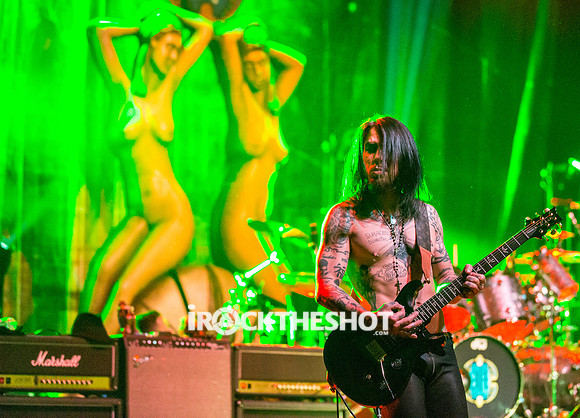 janes addiction at terminal 5-19