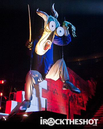 Roger Waters - The Wall - 11-3-2010-15