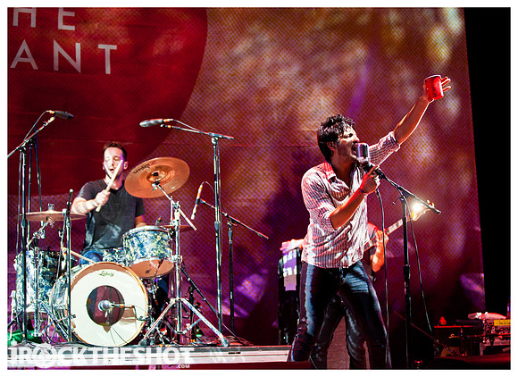 young the giant at pnc-6171