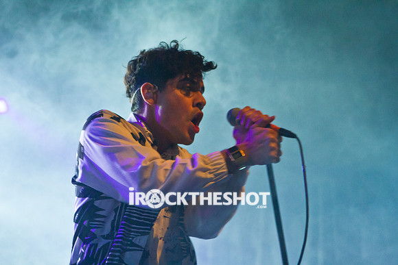 neon indian at terminal 5-3