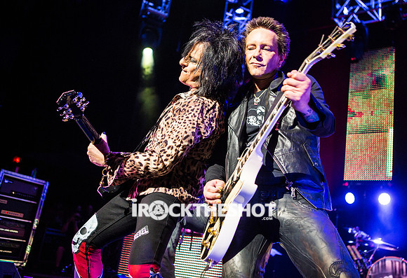 billy-idol-at-the-capitol-theatre-13