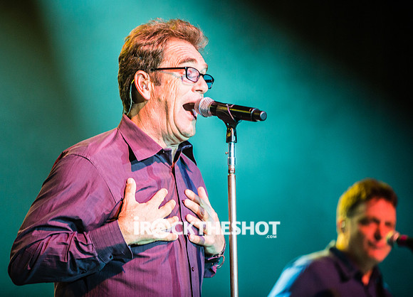 huey-lewis-at-irving-plaza-2