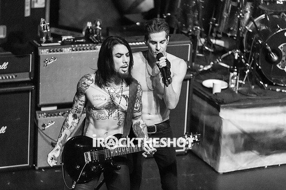 janes addiction at terminal 5-10