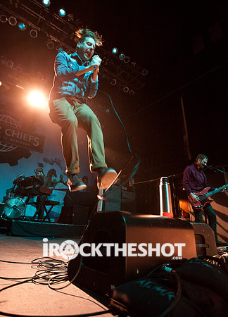 kaiser chiefs at terminal 5-8