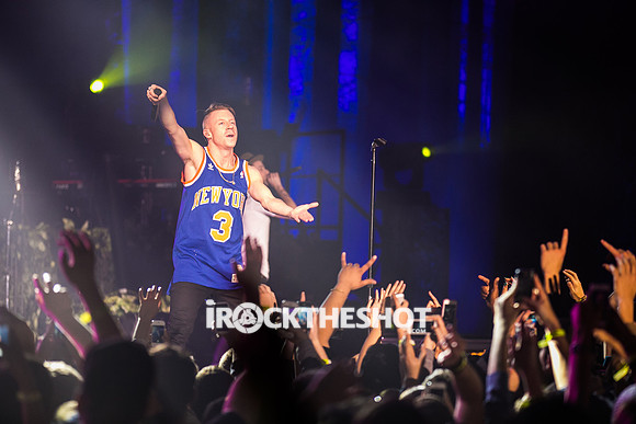 macklemore-and-ryan-lewis-at-the-theater-at-madison-square-garden-25