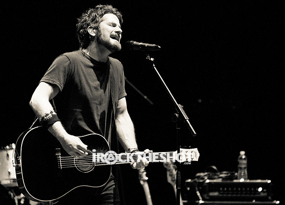 matt nathanson at the wellmont-6
