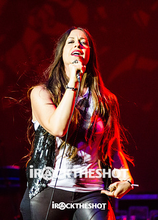 alanis morissette at the wellmont-8