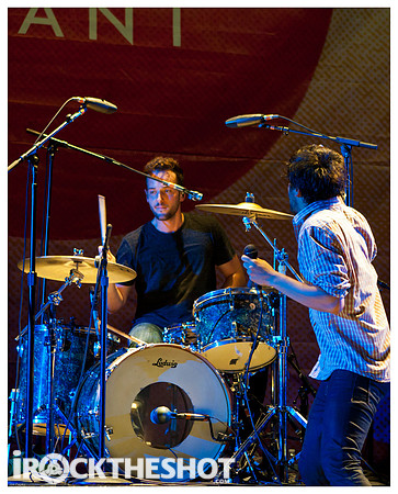 young the giant at pnc-5415
