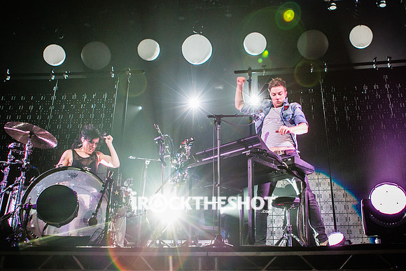 matt & kim at madison square garden-7