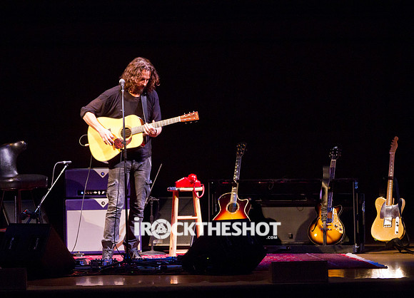 chris cornell at the carnegie  hall-5