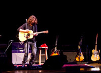 chris cornell at the carnegie  hall-9