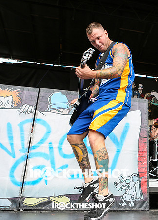 new found glory at warped tour-15