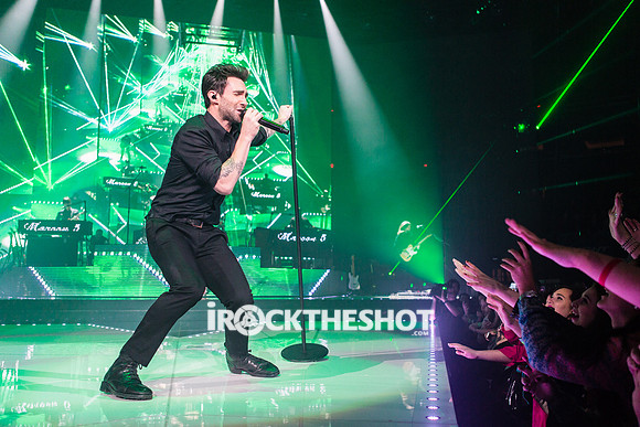 maroon 5 at madison square garden-37