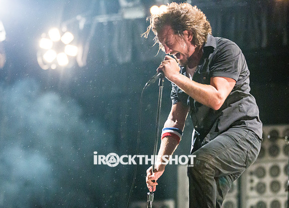 pearl jam at mia-14