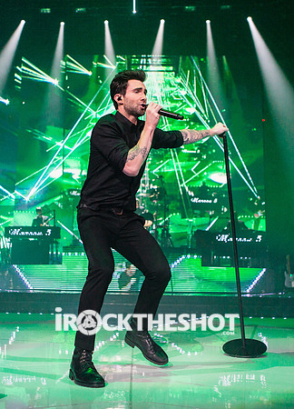 maroon 5 at madison square garden-24