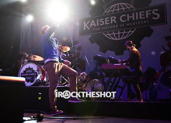 kaiser chiefs at terminal 5-5