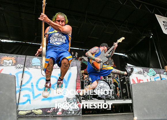 new found glory at warped tour-3