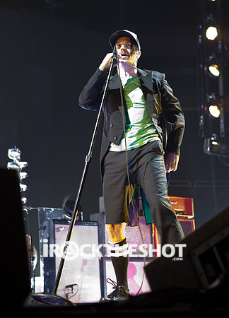 red hot chili peppers at prudential center-15