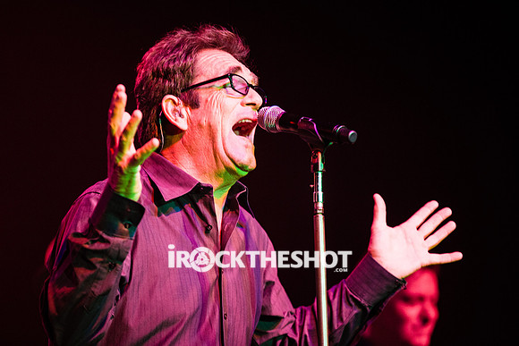huey-lewis-at-irving-plaza-20