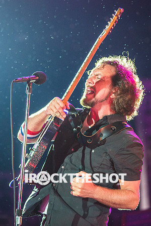 pearl jam at mia-4
