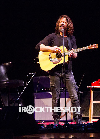 chris cornell at the carnegie  hall-17
