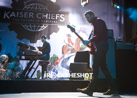 kaiser chiefs at terminal 5-16