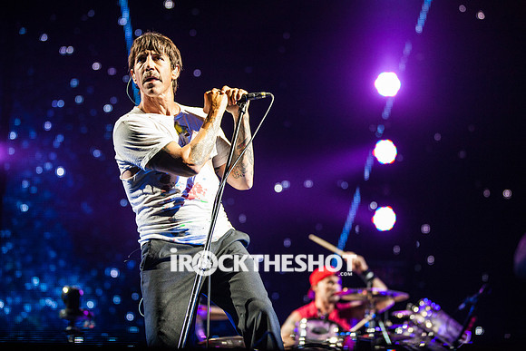 red-ht-chili-peppers-at-firefly-festival-7