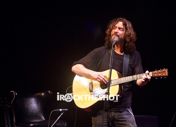 chris cornell at the carnegie  hall-14