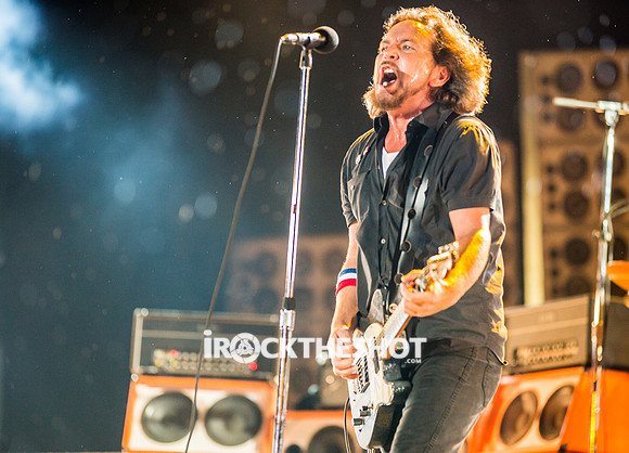 pearl jam at mia-22