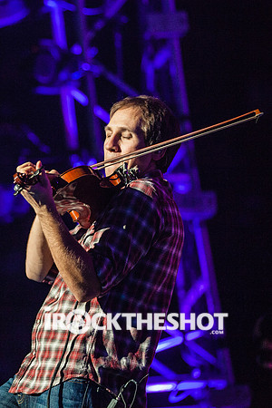 zac brown band at izod center-22