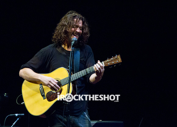 chris cornell at the carnegie  hall-6