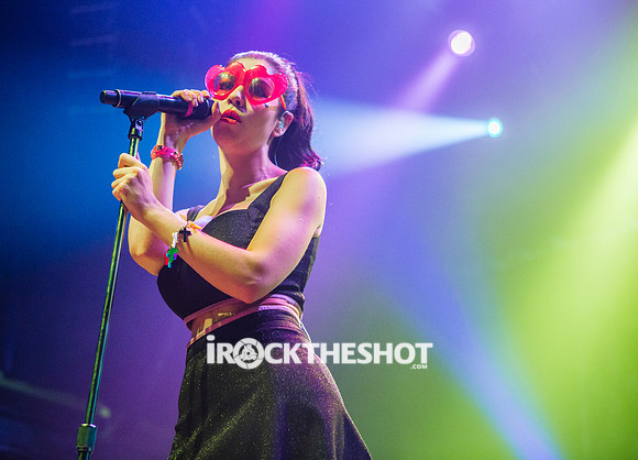 marina and the diamonds at terminal 5-8