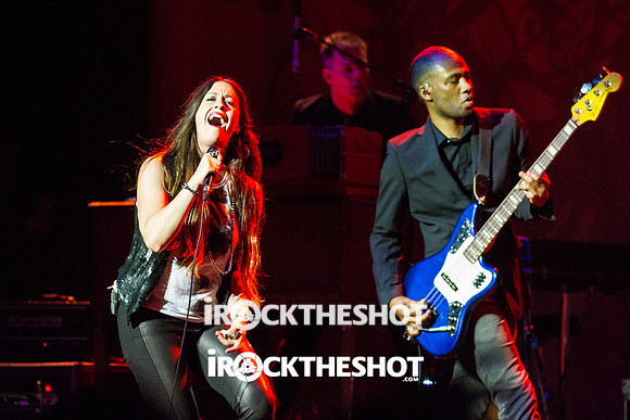 alanis morissette at the wellmont-6