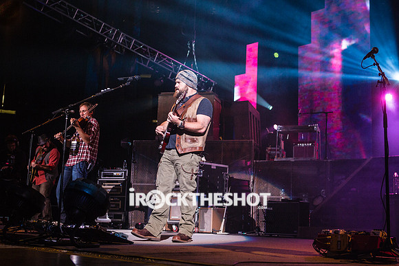zac brown band at izod center-25