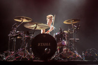 foals-at-terminal-5-14