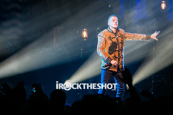 macklemore-and-ryan-lewis-at-the-theater-at-madison-square-garden-8