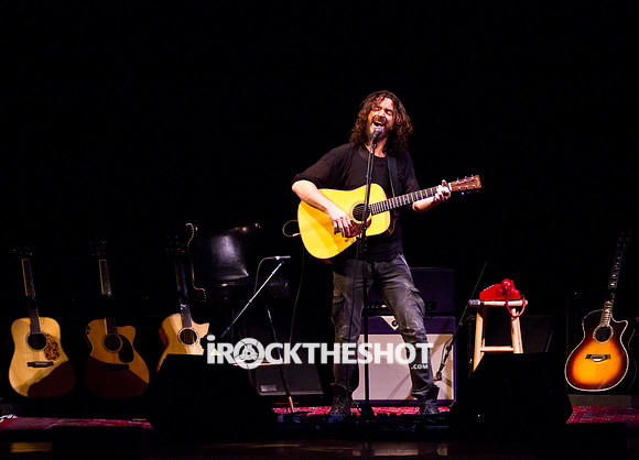 chris cornell at the carnegie  hall-7